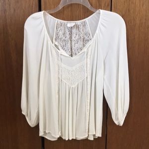 Cream flowy quarter length top